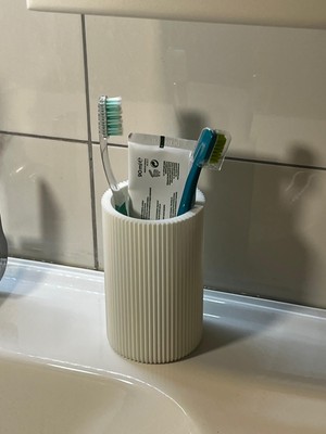 Seninürünün Modern Tarzda Plastik Diş Fırçalık Banyo Organizeri Şık ve Fonksiyonel Tasarım