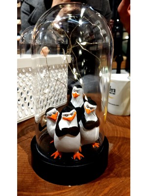 Madagaskar Penguenleri  Gece Lambası LED + Sokak Lambası Aydınlatmalı 21 cm