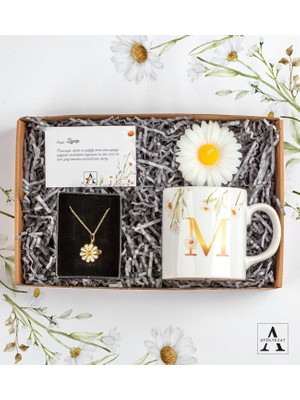 Kişiye Özel Papatya Hediye Seti- Papatya Kolye - Papatya Mum - Beyaz Kupa - Papatya Kart Notu