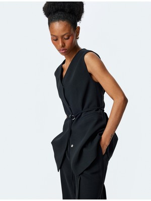 Koton Kruvaze Kemerli Metal Aksesuarlı Uzun Kolsuz Yelek