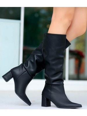 Yazın Ayakkabıları Siyah Mat Cilt Körüklü Sivri Burun Kalın Topuklu Çizme