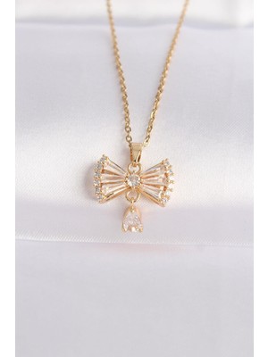 Ebijuteri 316L Çelik Zincir Altın Renk Zirkon Taşlı Kalp Detay Fiyonk Kolye