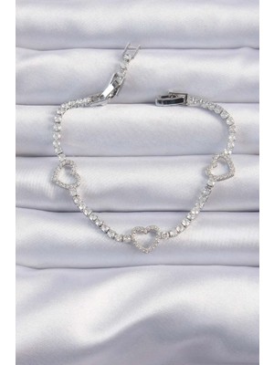 Ebijuteri Pirinç Vip Seri Gümüş Renk Zirkon Taşlı Su Yolu Tasarımlı Kalp Bileklik