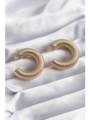 Ebijuteri Pirinç Gold Renk Işleme Detay Halka Model Kadın Küpe