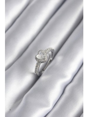 Ebijuteri Pirinç Gümüş Renk Zirkon Taşlı Kalp Charm Model Kadın Yüzük