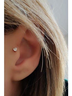 Ose Shop Pırlanta Parlaklığında Zirkon Taşlı 925AYAR Gümüş Rose Kalp Figürlü Tragus Piercing