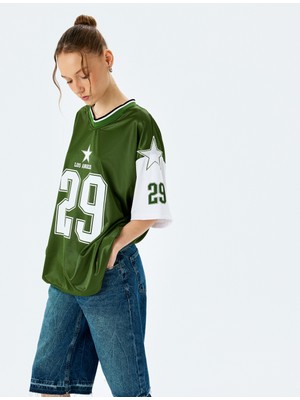 Koton V Yaka Rahat Kalıp Renk Bloklu Baskılı Tişört