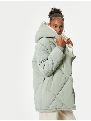 Koton Oversize Kapitone Mont Kruvaze Yaka Kapüşonlu Cep Detaylı