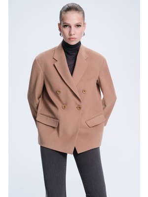 Hatem Saykı Saykı Kadın Camel Pamuk Dinamik Fit Kruvaze Ceket Uzun Kol Düz Desenli Orta Kalınlık