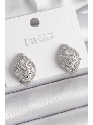 Clariss Pirinç Gümüş Renk Zirkon Taş Işlemeli Damla Model Kadın Küpe