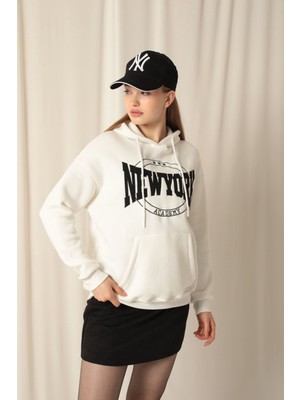 Velora Moda Üç Iplik Newyork Nakışlı Kadın Ekru Sweat