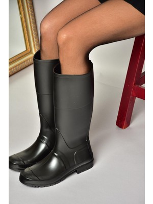 Fox Shoes Siyah Yağmur Çizmesi Suni Deri Kadın Düz Topuklu Günlük Kullanım İçin Rahat Ayakkabı T858704009