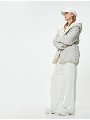 Koton Oversize Kapitone Mont Kruvaze Yaka Kapüşonlu Cep Detaylı