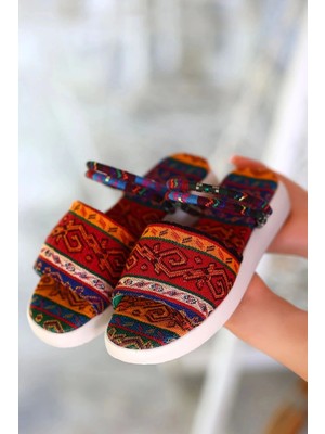 Yoni Kilim Desenli Sandalet