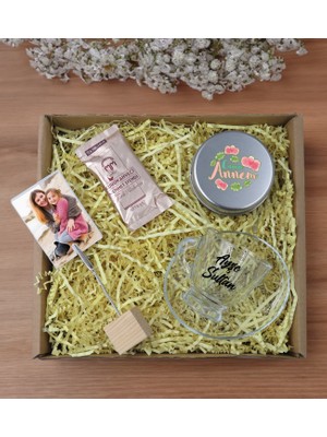 Bk Gift Kişiye Özel Isimli Cam Kahve Fincanı & Türk Kahvesi & Ahşap Fotoğraf Tutucu & Gümüş Metal Kutuda Kokulu Mum  Seti-3, Anneye , Anneler Günü leri