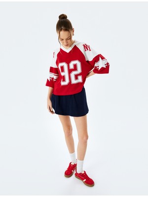 Koton Kısa Kollu V Yaka Kolej Baskılı Crop Tişört