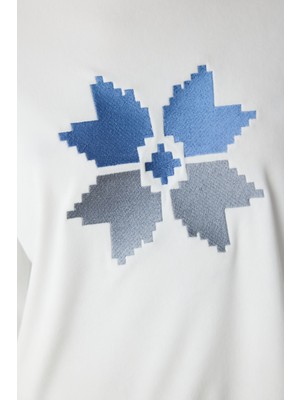 Cute Snowflake Fuzzy Kırık Beyaz Sweatshirt