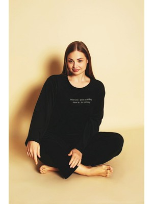 Temporium Kadın Büyük Beden Curve Fransız Kadife Yuvarlak Yaka Uzun Kollu Pijama Takımı