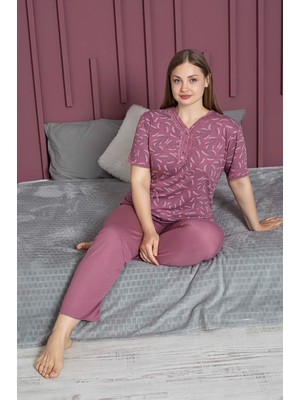Temporium Kadın Büyük Beden Desenli Yakası Dantelli Düğmeli Kısa Kollu Bambu Pijama Takımı