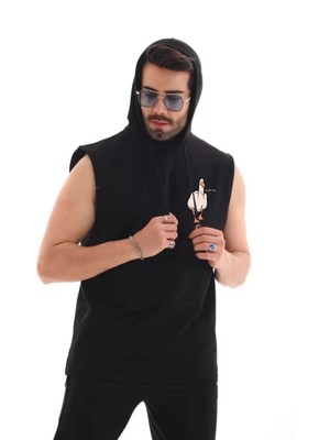 Unisex Kapşonlu Kolsuz Oversize Baskılı Tişört - Siyah