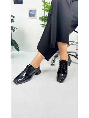 Nstil Günlük Kadın Loafer Topuklu Toka ve Dikiş Detaylı Bağcıklı Küt Burunlu Ayakkabı 1500