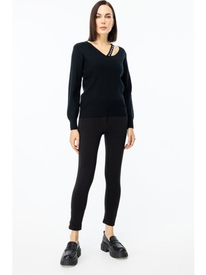 On Yakası Incili Triko Kazak