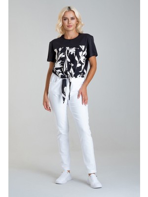 Bold & Young Kadın Bağlamalı Baskılı Viskon Kombinli Likralı Örme Kumaş Sıfır Yaka Tshirt Siyah-Siyah Baskı