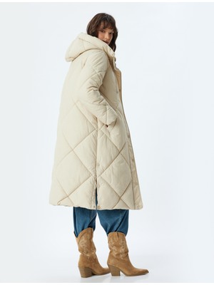 Koton Kapşonlu Uzun Şişme Mont Kapitone Su Itici Fermuarlı Cepli