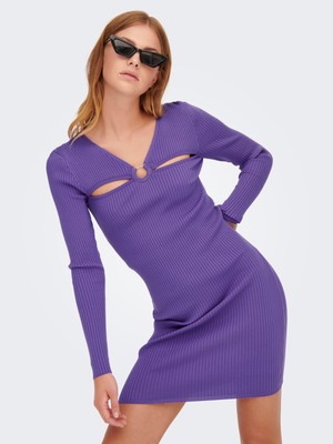 V Yaka Kuş Gözü Detaylı Triko Elbise