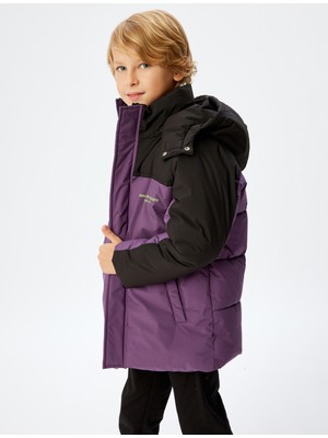 Koton Kapşonlu Su Geçirmez Renk Bloklu Mont Erkek Çocuk 5 - 6 Yaş Uzun Kol Özellikli