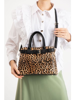 "vahşi Elegans: Leopar Desenli Deri Çanta Koleksiyonu"