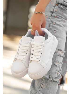 Kazax Nommi Beyaz Cilt Bağcıklı Spor Ayakkabı