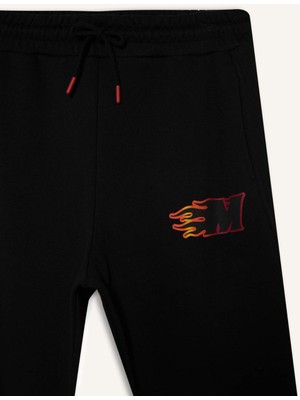 DefactoFit NBA Miami Heat Kalın Sporcu Jogger Eşofman Altı Standart Fit Cepli Esnek Bantlı Paça D6561AX25SP