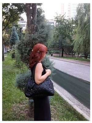 Siyah Yumuşak Kapitone Kadın El ve Kol Çantası