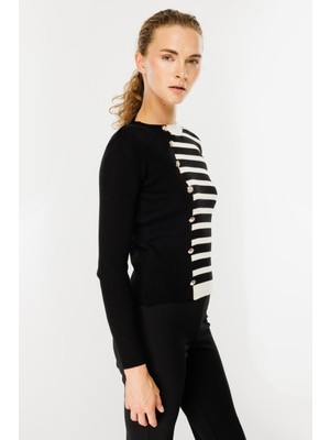 Çizgili Düğme Detaylı Triko Kazak-SİYAH