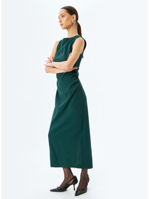 Koton Krep Kumaş Drape Detaylı Slim Fit Yuvarlak Yaka Kolsuz Uzun Kalem Elbise