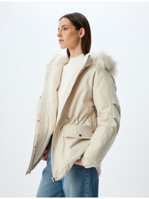 Koton Suni Kürk Detaylı Kapüşonlu Içi Peluş Astarlı Şişme Mont