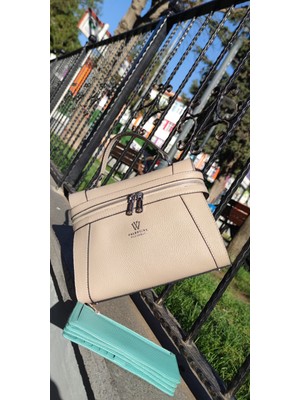 Valvic Hakiki Deri Yeni Model Kulanışlı 2 Saplı Genç Kız Çantası.