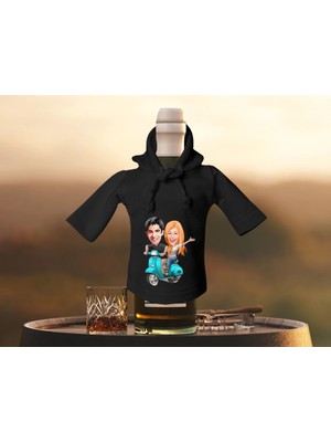 Bk Gift Kişiye Özel Sevgililer Karikatürlü Mini Siyah Içki Şişesi Tişörtü , Ev Bar Dekoru, Viski, Şarap, Votka, Rakı Şişesi Tişörtü, Ev Barı-35