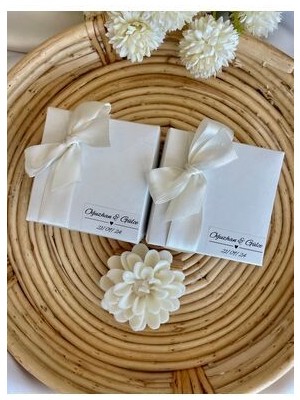 Lotus Mum Beyaz Kapaklı Kutu -20 Adet