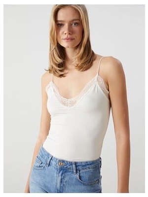 Lcw Vision V Yaka Dantel Detaylı Crop Kadın Bluz