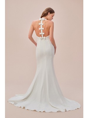 Oleg By Oleg Cassini Halter Yaka Krep Kumaş Dar Kesim Gelinlik 4XLWPD32473