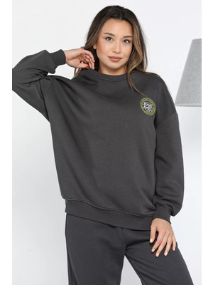 Gülseli Kadın Bisiklet Yaka Nakışlı Şardonlu Üç Iplik Sweatshirt