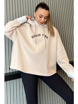 Gülseli Kadın Kapüşonlu Yaka ve Kol Triko Detaylı Şardonlu Üç Iplik Sweatshirt