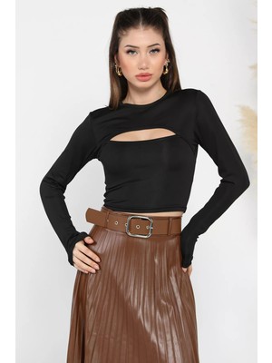 Gülseli Bisiklet Yaka Ön Pencereli Crop Top Bluz