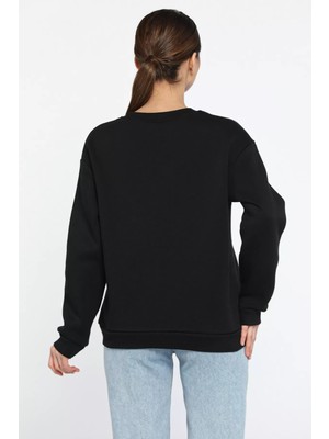 Gülseli Kadın Bisiklet Yaka Kot Garnili Zincir Detaylı Şardonlu Sweatshirt