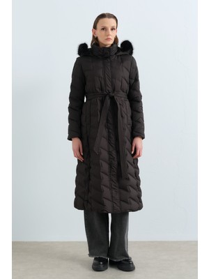 Nihan Kapşonlu Kaz Tüyü Mont  Siyah