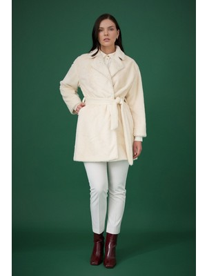 Nihan Taş Detaylı Kuşaklı Uzun Tüy Angora Kaban  Ekru