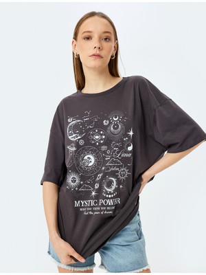 Koton Mistik Baskılı Bisiklet Yaka Kısa Kollu Oversize Tişört