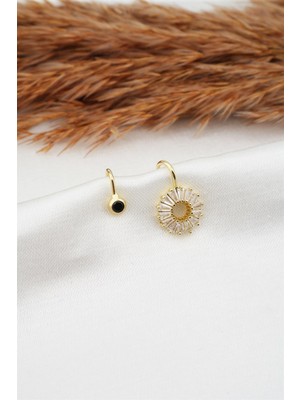 By Zeyna Aksesuar  Kadın Altın Kaplama Baget Zirkon Taşlı Earcuf Kıkırdak Küpe